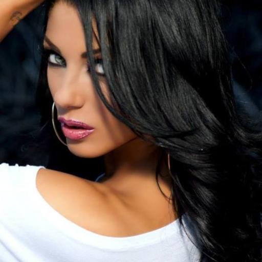 Official Twitter account of Emanuela - Bulgarian pop-folk/chalga singer. Ara Music OOD.
http://t.co/DE1lFNf9Yt