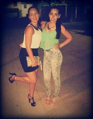 14. Nací un 7 de junio, no soy perfecta ni pretendo serlo(: A pesar de todo, siempre voy con una sonrisa por delante            CDA♥