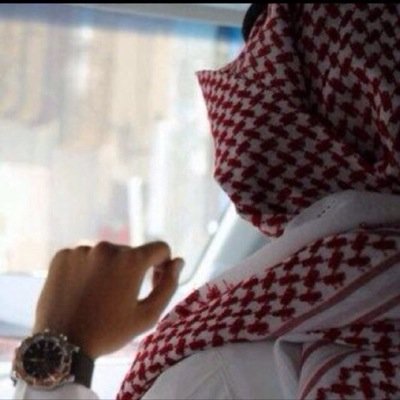 ‏لست مجبـراً أن يفهم الأخـرين مـن انا.. فمن يمتلك مؤهلات العقــل ؛والقلب ؛ والــروح ..ســأكون أمــامه كالكتــاب المفتــوح