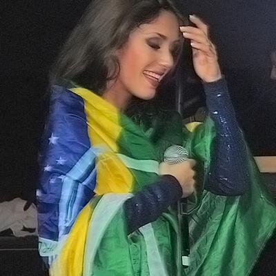 Twitter de apoyo, a la mejor persona, cantante y actriz mexicana, @Anahi. Anahí followed us. ♡