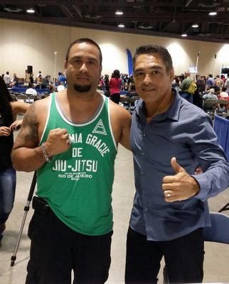43, uncle to several, Nino to 2, decent brother, better son. tattooed and tempered. Jiu jitsu for life. keepitplayful. #realtor