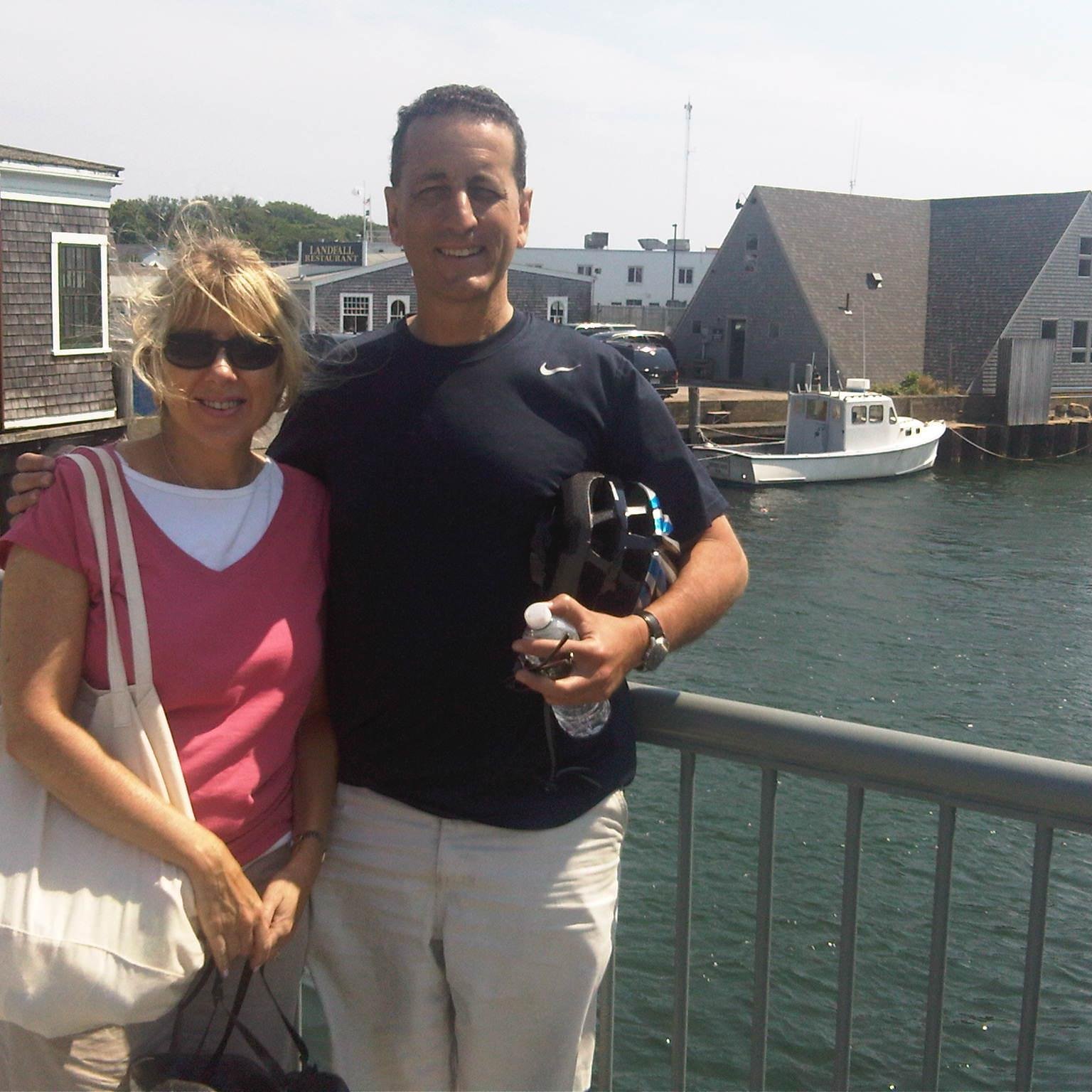 dlm825's profile picture. 