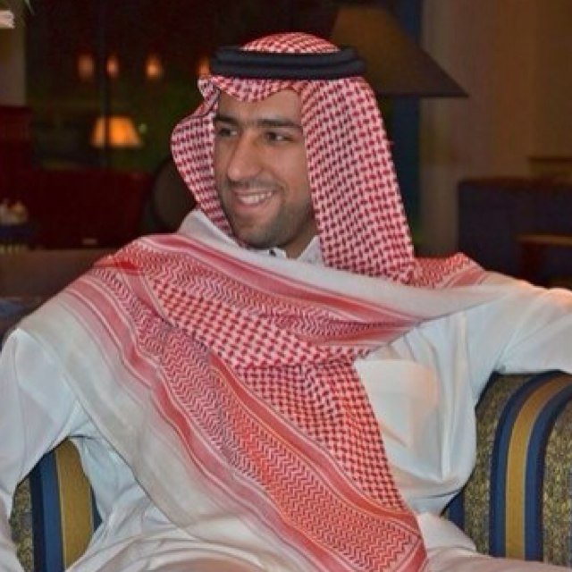 ‏جعلت من هذاالحساب  هديه تطبيق بأسم الإمير المتواضع‎@FSNalsaud‏  فيصل سلطان بن ناصر يغرد له بالخير.