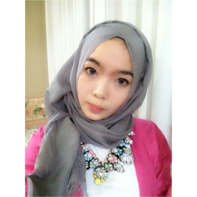 Faculty of Law Diponegoro University '10 • MUA • Hijab Stylist • Part of @HijabersSMG • Teddy Modelling • Susanna Modelling School • Owner @BEEbutik