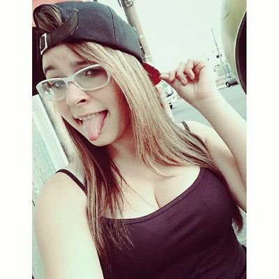 Sorria, só ria. Acalma, a alma. Se derrame, se der ame.