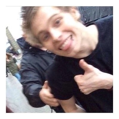follow @emoafluke