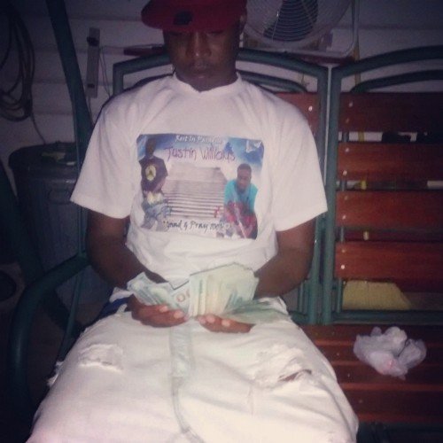 Mixtape comin soon   .... For Booking/Features detroitwilo5o64@gmail.com Support the FBE Movement/1hunnitMuzik ENT