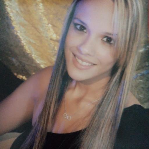 Colorada, alta, chata, amiga, ciumenta, brincalhona...