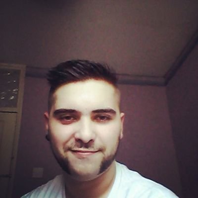 afecionado ao cine e a musica,musico,festeiro e sociable.