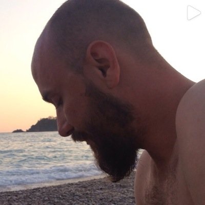 Sen huzur veren berraklıksın, sanki su'dansın.
