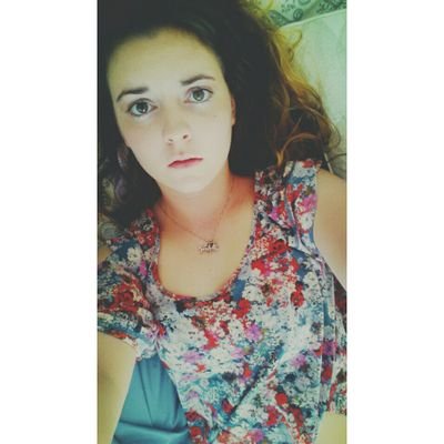 Austin Peay student, future teacher, wanna-be writer, book lover, coffee drinker, shower singer, and random dancer