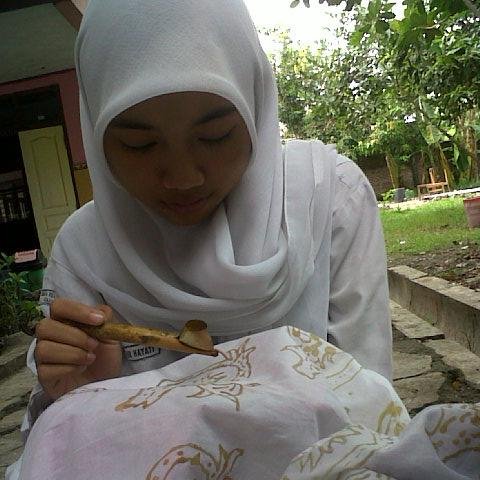 titik_hayati's profile picture. hidup jujur aja biar gak ribet.