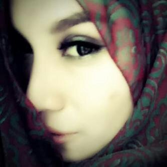 Selvish, narsistic, pencari Tuhan, pecinta laut, gunung dan NKRI. 
Jomblo (Subur, Ingat.. Pacar saya telah habis... DEMI TUHAAAANN!!)