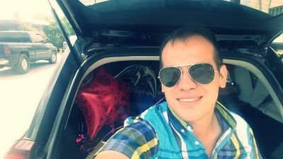 Buena onda, super feliz, jajaja dedicado, trabajador, y me encanta vivir la vida