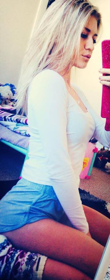 Blonde & 17 years old. Gym and healthy lifestyle.
Love Justin Bieber and Harry Styles. Follow 4 Follow.