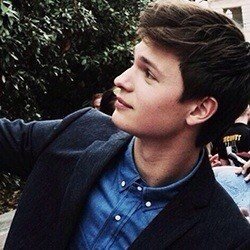 divergentminds's profile picture. ★ ansel followed 07/9/14 at 10:24 pm ★