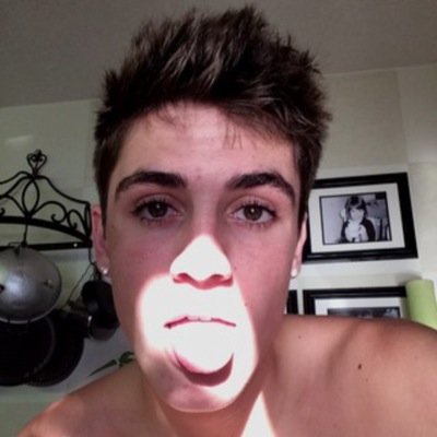 follow @sammytbfh since i followed on here or ill unfollow (: