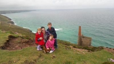 I am mum to the 3 Things..... Thing 1, Thing 2 and Thing 3 and owner/artist @LittleThingsArt