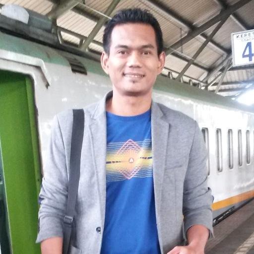 Keluar masuk hutan nyari bahan galian tambang dan Batu Akik, memperkaya pengusaha dan membuka lapangan pekerjaan, semoga..