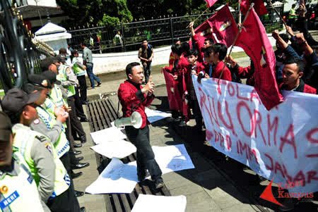 | Ikatan Mahasiswa Muhammadiyah | Gerakan Mahasiswa untuk Indonesia Berkemajuan | Ketum: @RijalRahman_23 | Sekjen: @indingusup | Akun Resmi IMM Jawa Barat |