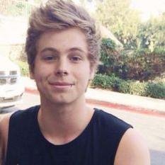 i love luke i love robert i love hemmings i love luke robert i love you luke hemmings and again I LOVE YOU LUKE ROBERT HEMMINGS. LOVING 5SOS FOR YEARS 3