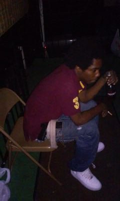 yung 100 ass nigga that like to get money n chillin n smoke loud whit the ladys savage life shit LTF whip out gang bitch 300 #freebigbenbitch