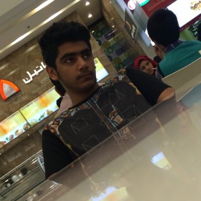 الشخص الذي يريد ان يكسب قلب الاخرين فاليكسبه بطيبه❤️