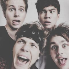 RT ALL THE TWEETS IF YOU WANT YOUR SUNSHINES TO BE HAPPY
@ASHTONIRVANS
VOTING ACCOUNT
RT AND VOTE TYSM
5SOSFAM 5EVER
DONT GIVE UP
ON
VOTING
UR
IDOL