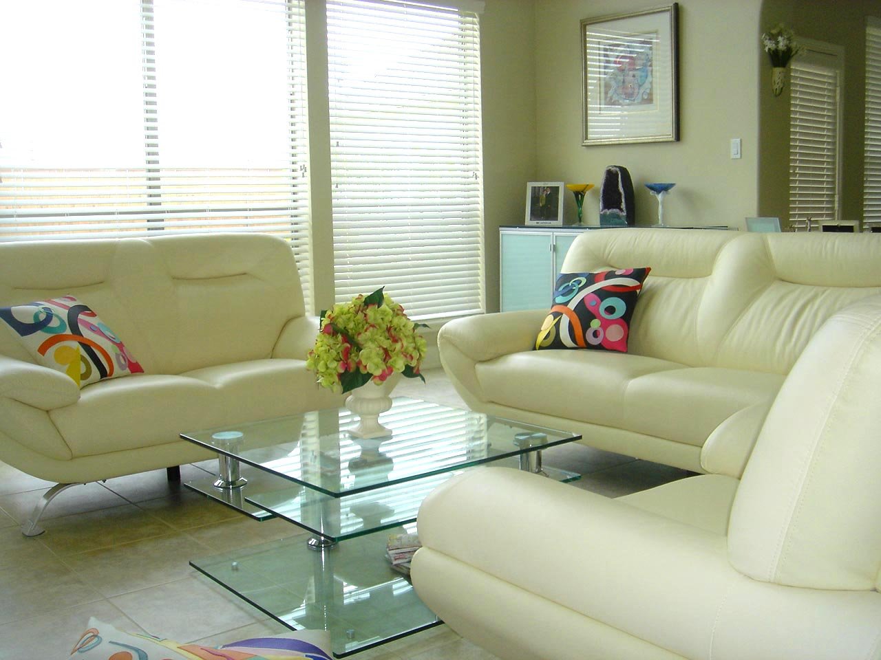 Branded Home furnishings | Latest Home trends | Furniture | Fabrics | Cushions | Carpets | Rugs | Beds | Lamps | Gifts | Ornaments | Unique floorings | Canvases