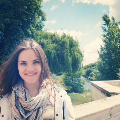 LauOsuna96's profile picture. 14/08/1996. Leer y dibujar es la fórmula de la felicidad. -No sabía que se podía acabar enterrada en el silencio propio- // Instagram: lauraosunap.