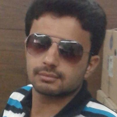 Es shirt pe khelon gi pea pyar ki bazi
jeeton tu tujhe paon haron tu pea teri.