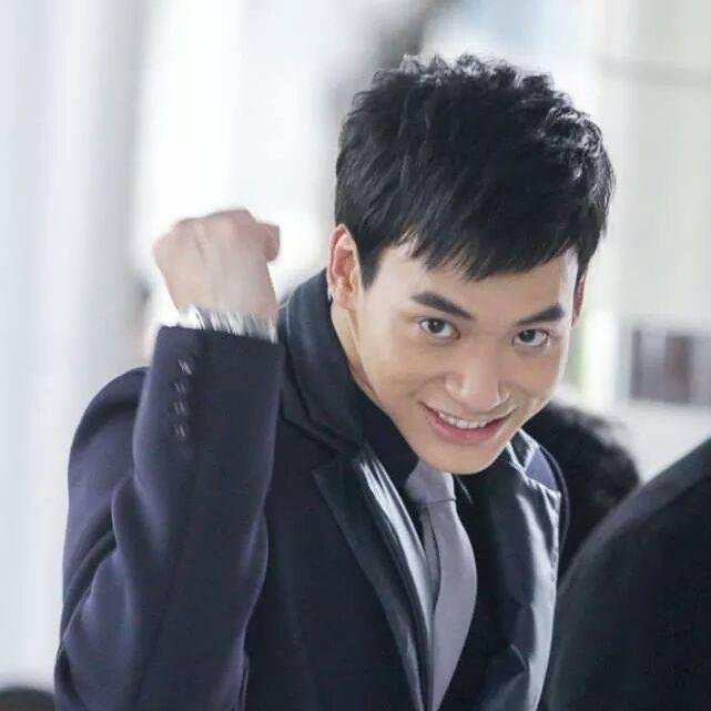 ผมบอท บี้ สุกฤษฏิ์ ไม่ใช่ตัวจริงฮ่ะ ^^  #รักจับใจ #นัดกับนัด #คิดถึงวิทยา #รักแท้แปลว่าเธอ @Tono_PK_Both น้องซุปI♥ โทร*1230003 #ยังว่าง  #จัดรัก