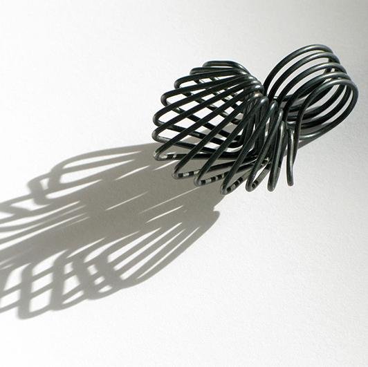 Mobile contemporary craft gallery, offering unique shopping opportunities at your home, office or event. Incl. handmade jewellery, ceramics, glass & textiles