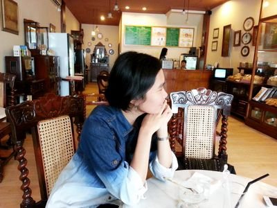 skapratiwi's profile picture. 