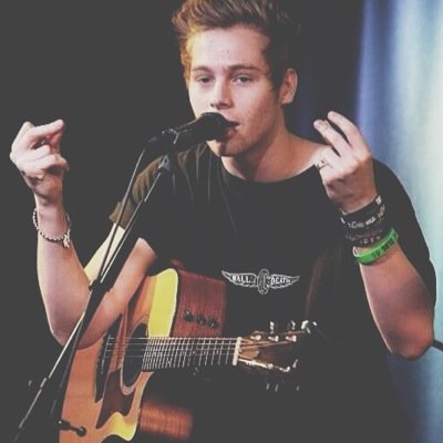 Dont follow me, follow @xUpdates5SOSx instead x
