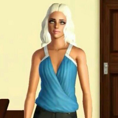 Move out the way cos I'm your queen