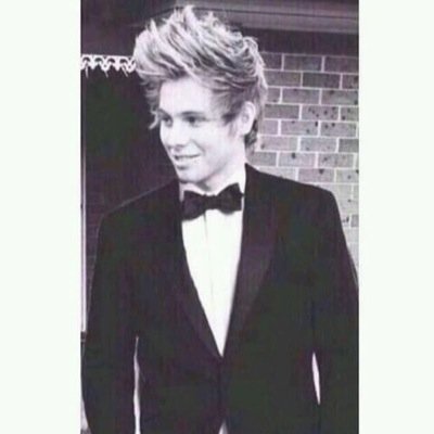 The names Luke Hemmings but for you It's Mr. Hemmings or Mr. H