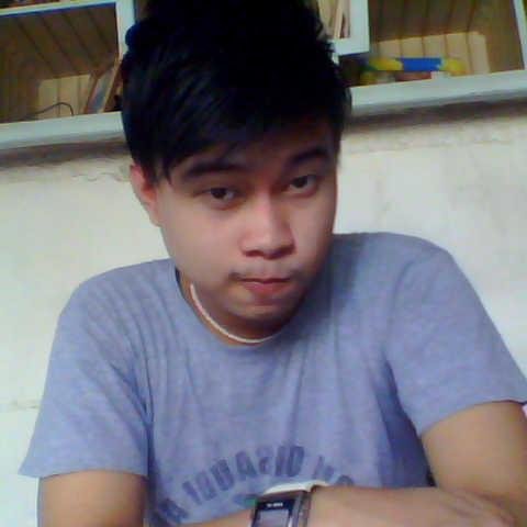 Sephhy13's profile picture. Loves Playing guitar. ❤