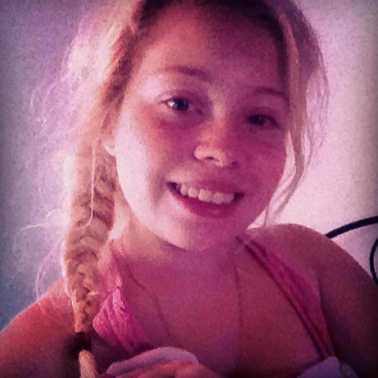 feel free to follow me and ill follow you back. Blondes have more fun