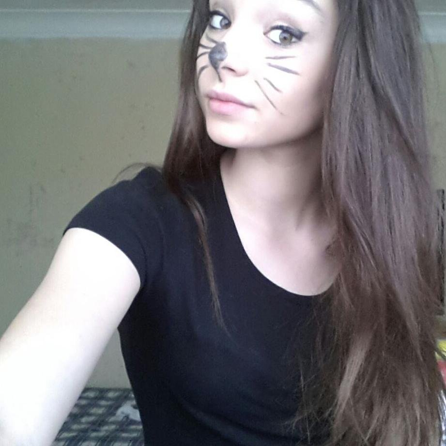 14//Horses//Singer//Guitar Player//Janoskians//5 Seconds Of Summer//Train//ED Sheran//Blink182//Exclamation point//Green Day//