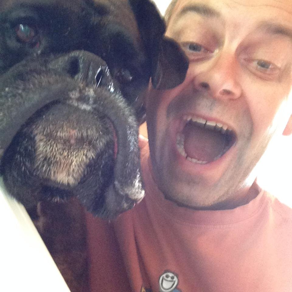 boxer/Bowie ,dog obsessive, Frazzle (2007-2019) and here to share laughter and love ,home of Malarkey♥️♥️♥️🤣🤣🤣🤣🇺🇦🇺🇦🇺🇦