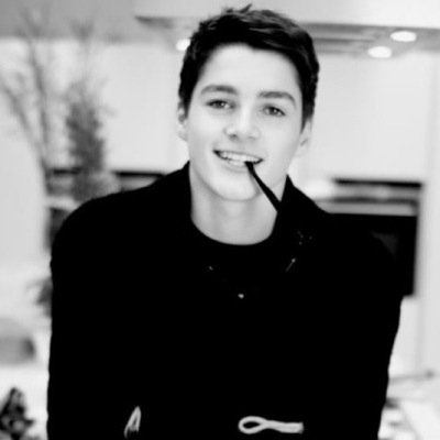 follow my acc @fallibleskin