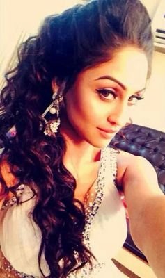 welcome krystalians!!! All those who are addicted to lady love krystle can follow us....   plz krystle d'souza follow us♥♥♥♥
