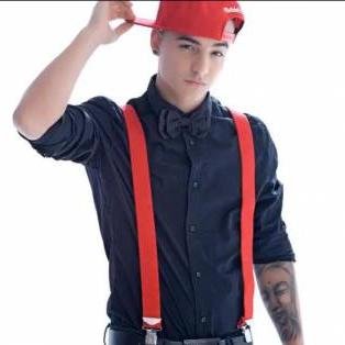 LaMagiaMaluma's profile picture. Club de fans oficial de España de @MALUMACOLOMBIA. La humildad prevalece, la magia crece. Apoyando a el pequeño gigante. I´m addicted to Maluma.