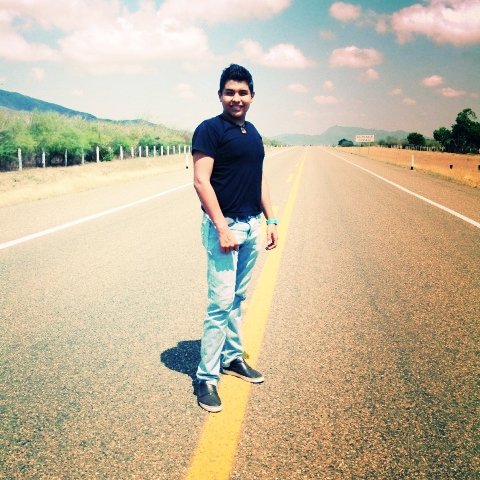 En la vida hay gente bruta & astuta, sígueme & seras astuto :3 Follow me.! Let's go Hakuna-matata