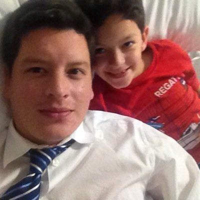 Consultor. Abogado. Asesoria en estrategias de comunicación.