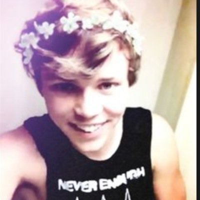 jade_styles99's profile picture. My goal is to get up too 500 followers and one of them too be Ashton Irwin i love 5sos and 1D and don't forget Little mix!! Thanks!!