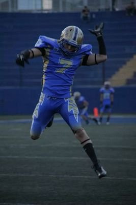 Extrovertido, analítico, entregado y competitivo, amante de la música 🎶 el deporte 🏈 y la lectura 📖.