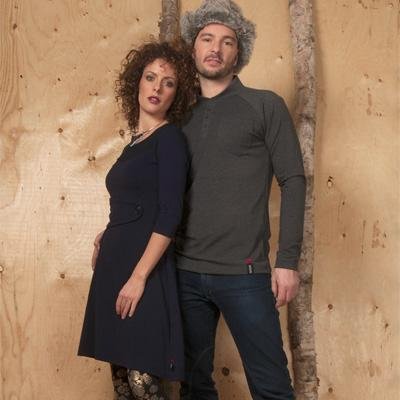 OÖM Ehikwear est une ligne de vêtement éthique et urbaine faite de matières éco responsables.