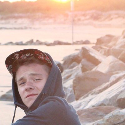 thawdn's profile picture. jsuis trop fort parce que dans ma tête y a un garçon qui parle